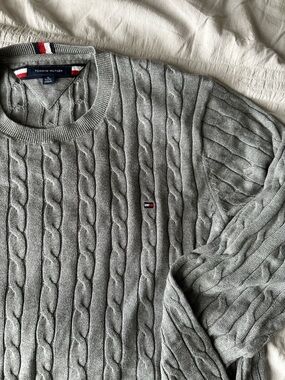 Tommy Hilfiger Light Gray Cable Knit Crewneck Sweater